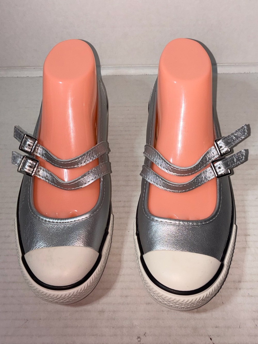 Converse Dainty Mary Jane OX Slip On Shoe Silver Leather New A12201C Sz 8 - Picture 2 of 8